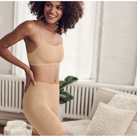 NWT Ladies’ Jockey Generation Seamfree Stretch Slipshorts (Cream, Medium) - Picture 3 of 7